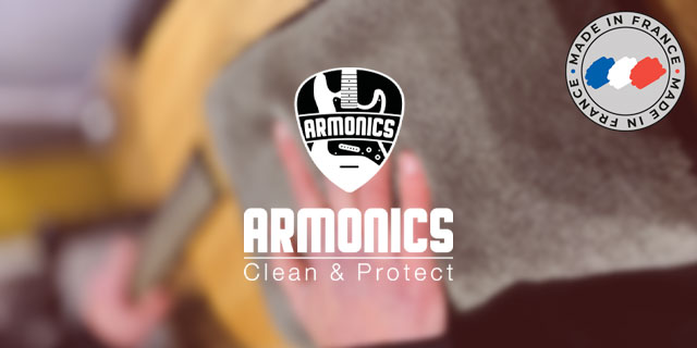 Bannière présentant la gamme de produits d'entretien pour instruments : Armonics cleaner & protect. Présence d'un logo made in France créé par XLMusic