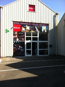 Faade du magasin d'instruments de musique XLMusic.